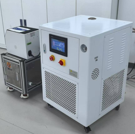 冷熱一體機(jī)(控溫微通道反應(yīng)器) 冷熱一體機(jī)(控溫微通道反應(yīng)器)
